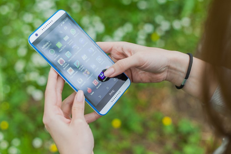 HTC Desire 820 (8).jpg